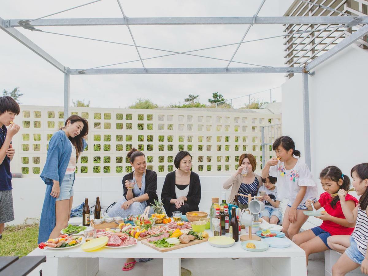 Hideout Okinawa Uruma Exterior photo